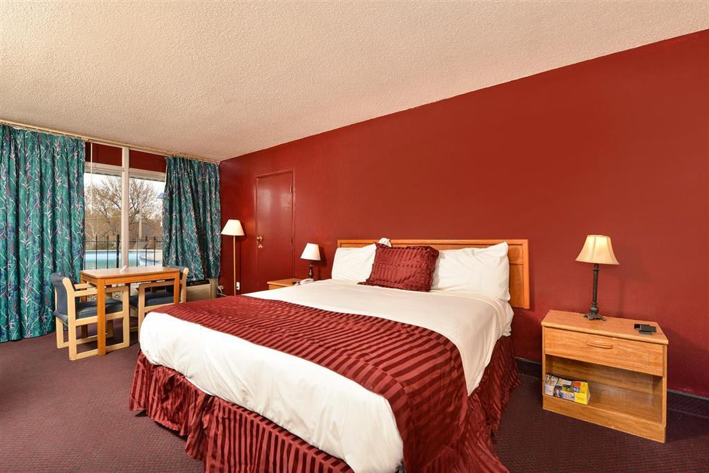 Americas Best Value Inn & Suites Kansas City Grandview Room photo